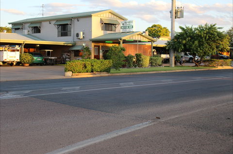 Barcaldine Country Motor Inn - ACT Tourism 0