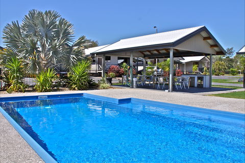 Barcaldine Country Motor Inn - ACT Tourism 1
