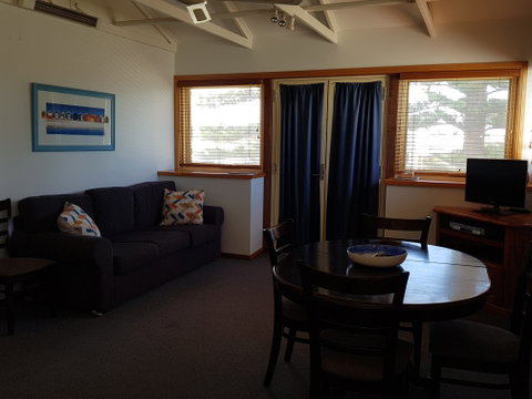 Blue Manna Waters – Apartment A - ACT Tourism 0