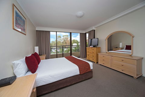 BreakFree Capital Tower - ACT Tourism 1