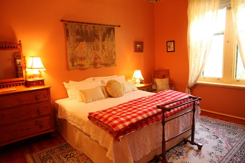 Buxton Manor - Garden And Loft Apartment - ACT Tourism 1