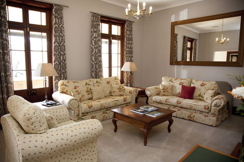 Cawarra On The Park - ACT Tourism 2