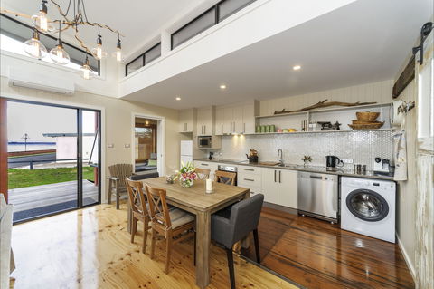 Coastal Pods Wynyard - ACT Tourism 1