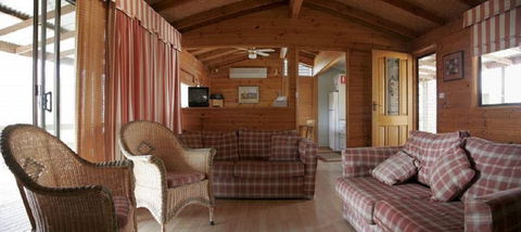 Glen Ayr Cottages - ACT Tourism 1