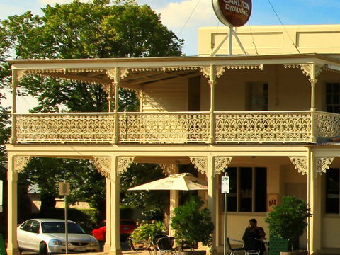 Hibernian Hotel Apartments - ACT Tourism 2