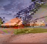 Honeysuckle Rise Country Accommodation - ACT Tourism