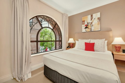 Manor Apartment Hotel - ACT Tourism 1