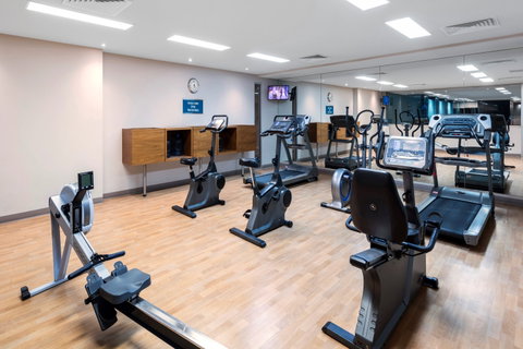 Oaks Glenelg Plaza Pier Suites - ACT Tourism 2