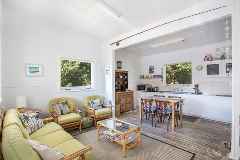 Retro Cottage - ACT Tourism 2