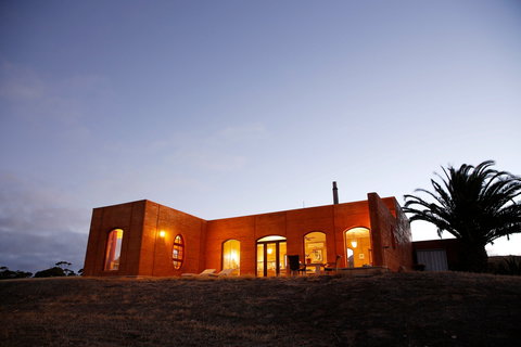 Sky House LifeTime Private Retreats - ACT Tourism 0