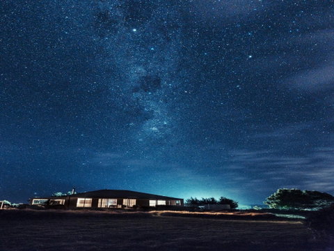 Stargazers Luxury Cottage - ACT Tourism 1