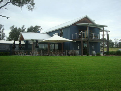 Tatler Vineyard Accommodation - ACT Tourism 0