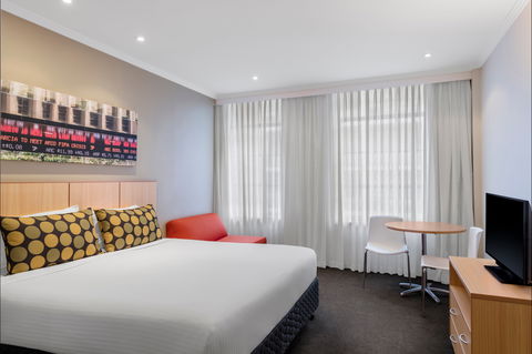 Travelodge Hotel Sydney Martin Place - ACT Tourism 0