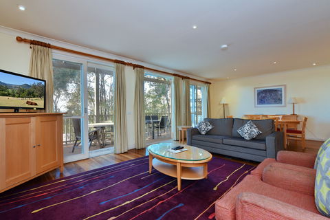 Villa Chambourcin - ACT Tourism 0