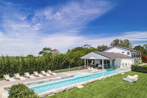 Villa St Helena - ACT Tourism 1