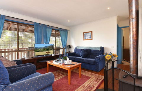Wallaby Cottage - ACT Tourism 1