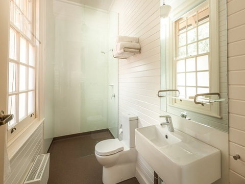 Yarrangobilly Caves House: Guest Rooms - ACT Tourism 2