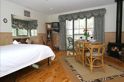 Eagle Hammer Cottages - ACT Tourism 2