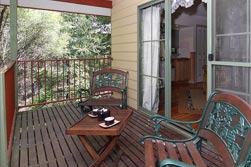 Eagle Hammer Cottages - ACT Tourism 3
