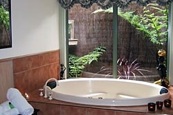 Eagle Hammer Cottages - ACT Tourism 4