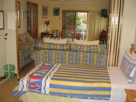 Angelas Guesthouse - ACT Tourism 1