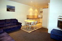 Allambi Holiday Apartments - ACT Tourism 2