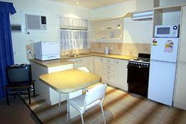 Allambi Holiday Apartments - ACT Tourism 3