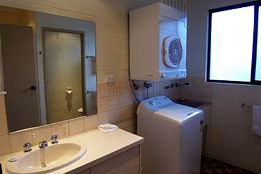 Allambi Holiday Apartments - ACT Tourism 4