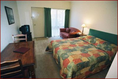 Ballarat Colonial Motor Inn - ACT Tourism 1