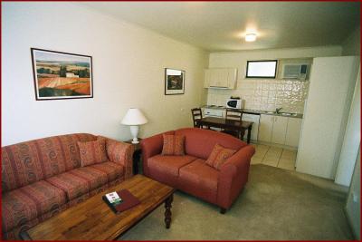Ballarat Colonial Motor Inn - ACT Tourism 3