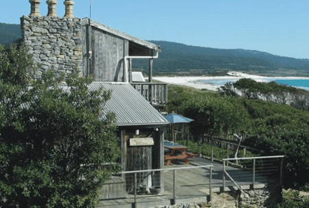 Aurora beach cottage - ACT Tourism