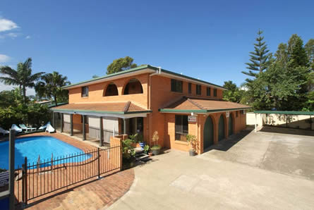 Airlie Court Holiday Apartments - ACT Tourism 0