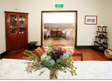 The Bank Guest House & Tellers Restaurant - ACT Tourism 4