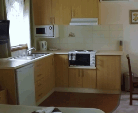 Tumut Log Cabins - ACT Tourism 0