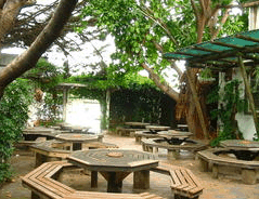 Monarch Motel Hotel - ACT Tourism 1