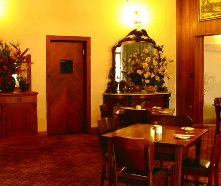 Monarch Motel Hotel - ACT Tourism 2