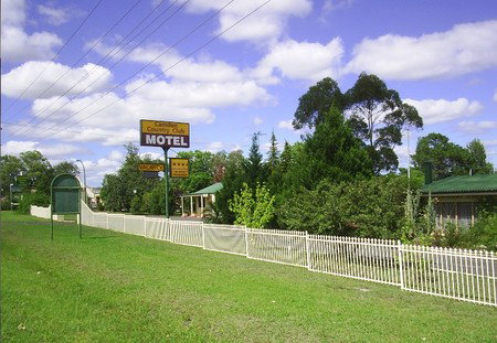 Camden Country Club Motel - ACT Tourism 0