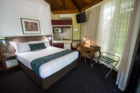 Palms City Resort - ACT Tourism 2