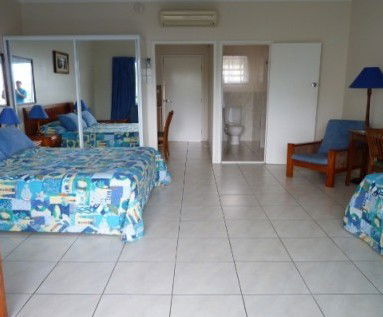 Airlie Court Holiday Units - ACT Tourism 0