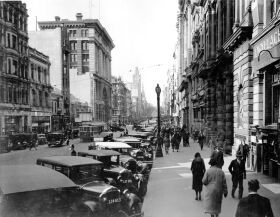 Melbourne City Heritage Walking Tours - ACT Tourism 0