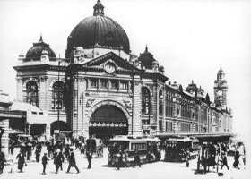 Melbourne City Heritage Walking Tours - ACT Tourism 1