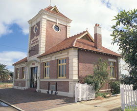 Merredin Town Hall - ACT Tourism 0