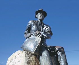Paddy Hannans Statue - ACT Tourism 0