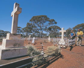 Old Pioneer Cemetery Coolgardie - ACT Tourism 0