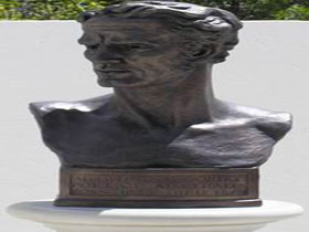 Adam Lindsay Gordon Bronze Bust - ACT Tourism 0