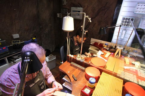 Unique Opal And Diamond Mine  - The Underground Opal Mine - ACT Tourism 0