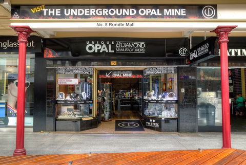 Unique Opal And Diamond Mine  - The Underground Opal Mine - ACT Tourism 2