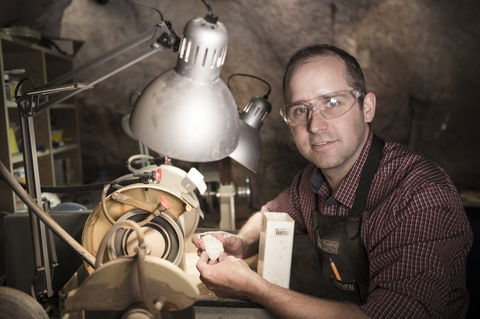 Unique Opal And Diamond Mine  - The Underground Opal Mine - ACT Tourism 5