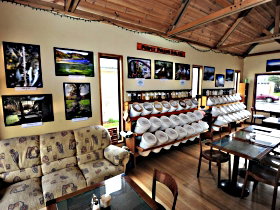 Purple Possum Wholefoods And Cafe - ACT Tourism 0
