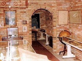 Bligh Museum Of Pacific Exploration - ACT Tourism 0